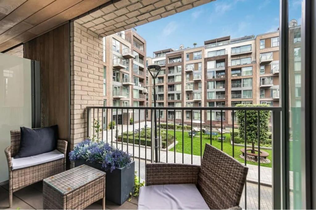 Chelsea Harbour Luxury 2 Bedroom * Londra