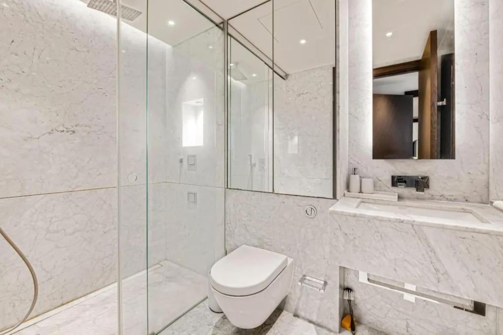 Chelsea Harbour Luxury 2 Bedroom Londra