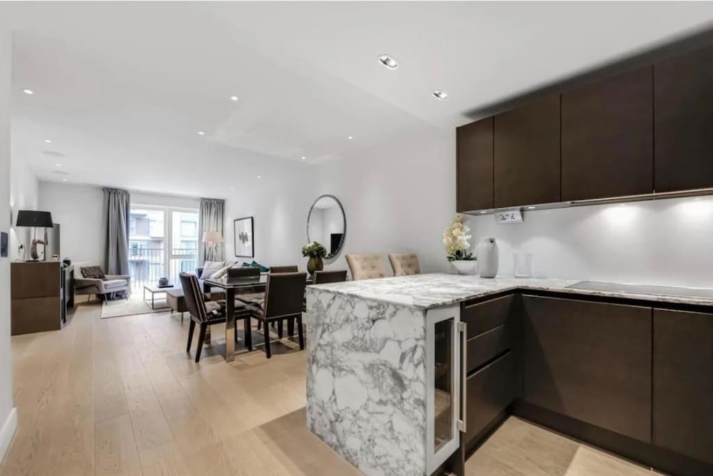 Chelsea Harbour Luxury 2 Bedroom Appartamento Londra